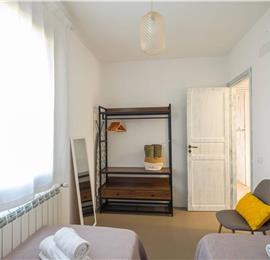 4 bedroom villa with infinity pool, Alcamo, sleeps 6-8